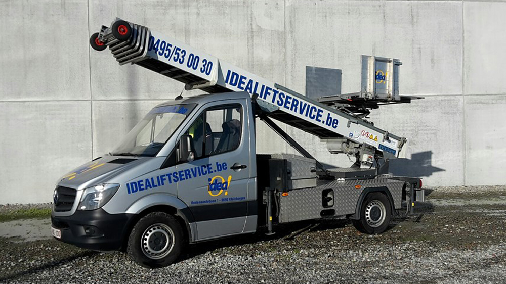 Verhuislift en verhuiswagen van Idea Lift Service